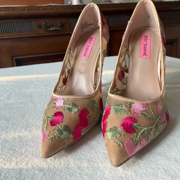 Betsey Johnson Nude Sheer Floral Stiletto Heels - Picture 5 of 9